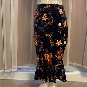 NWT Midi Velvet mermaid skirt